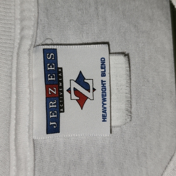 MILTON HERSHEY SCHOOL 2000-- PARENT WEEKEND  SHOW.  SEASONS OF  LOVE TSHIRT. - Picture 3 of 7